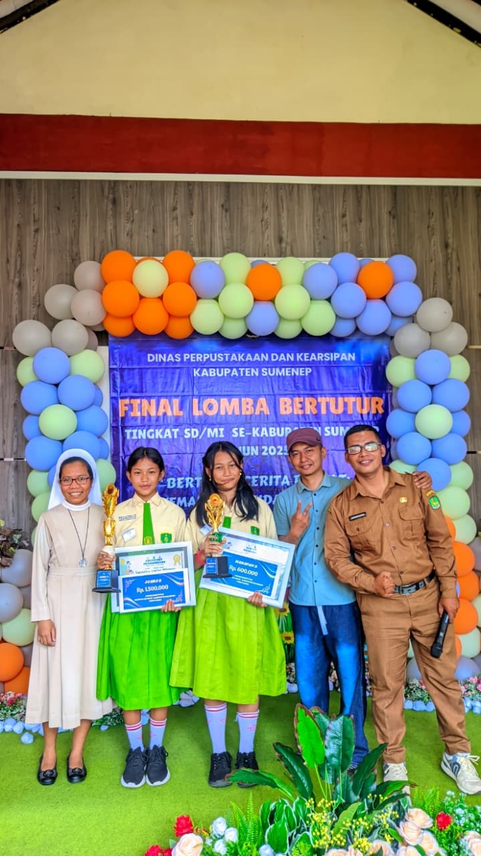 Mengukir Prestasi: Dua Siswi SDK Sang Timur Sumenep Bersinar di Lomba Bertutur Cerita Rakyat