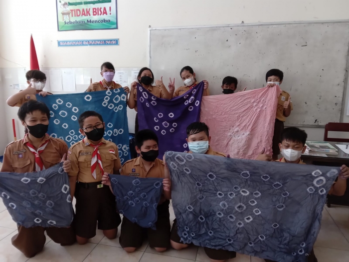 MEMBUAT BATIK JUMPUTAN