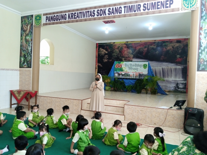 63 TAHUN SANG TIMUR BERKARYA DI SUMENEP